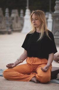 チャクラを開くことで報告されている効果と危険性