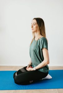 瞑想が雰囲気の変化に関連すると示唆される科学的背景