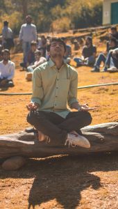 瞑想で感じる落ちる感覚の正体を解明