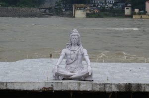 執着を手放すことで超えるツインレイの試練と意識すべきこと